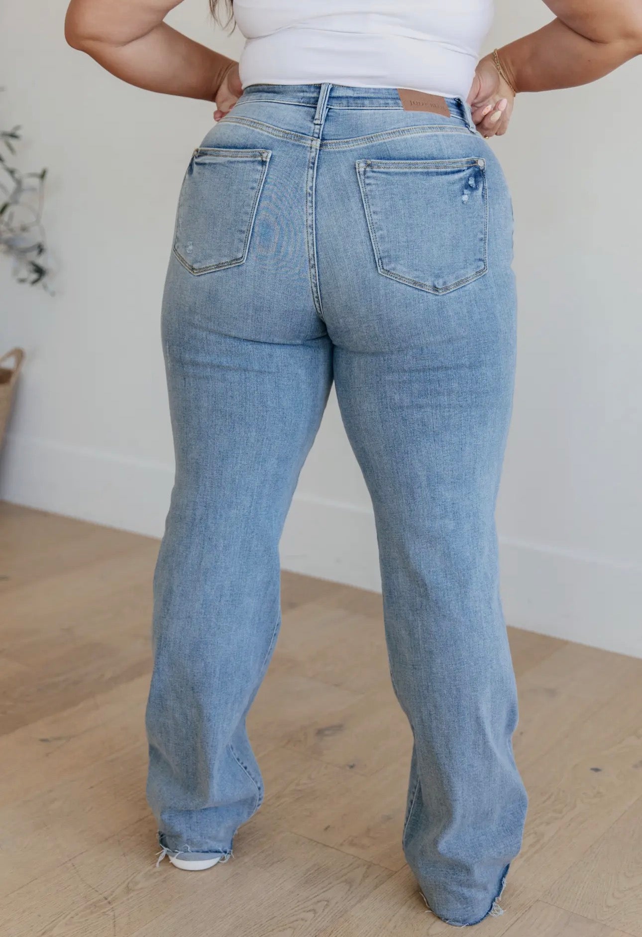 Judy Blue High Rise V Front Waistband Straight Jeans