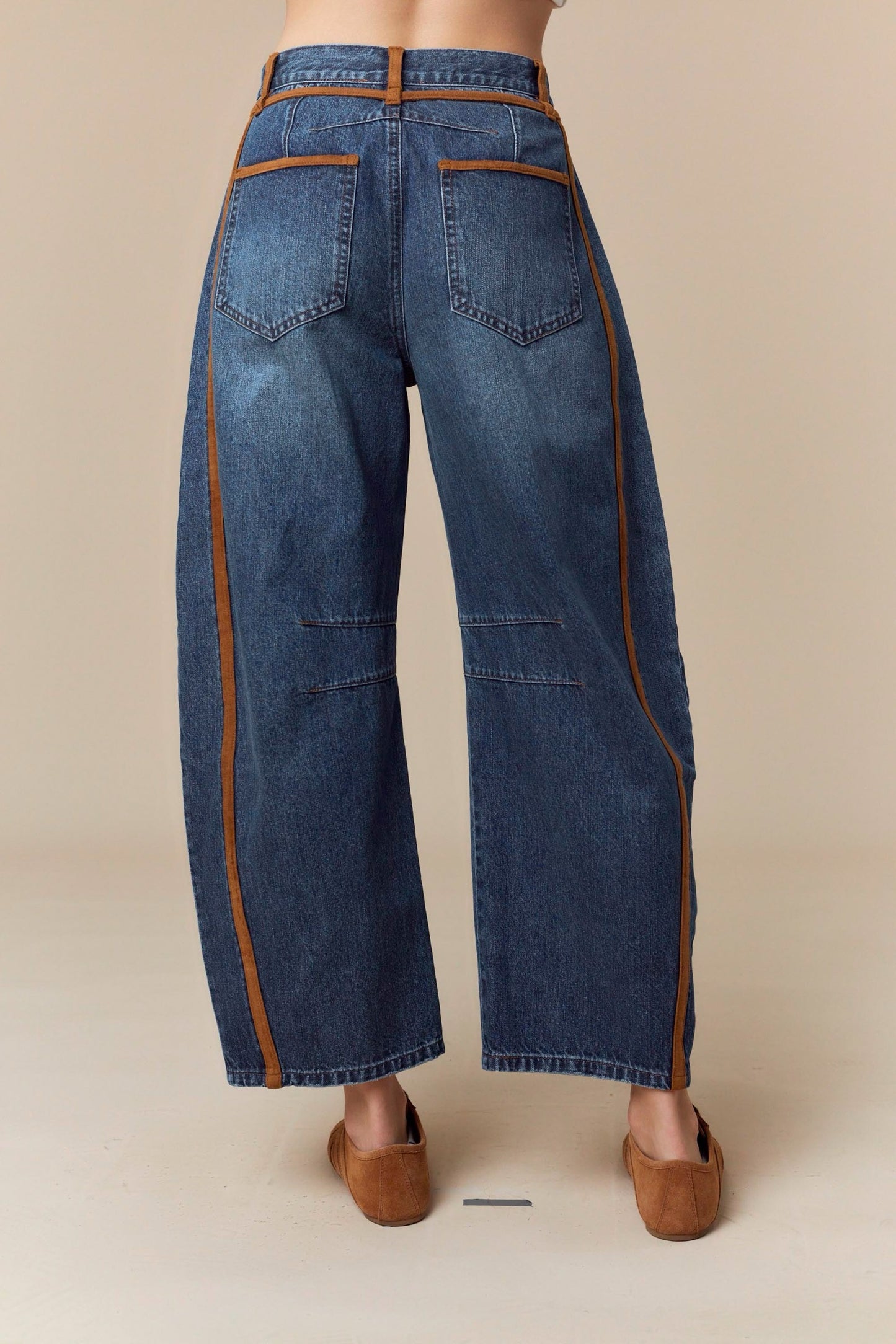 Binding Detailed Waist Belt Denim Barrel Jean