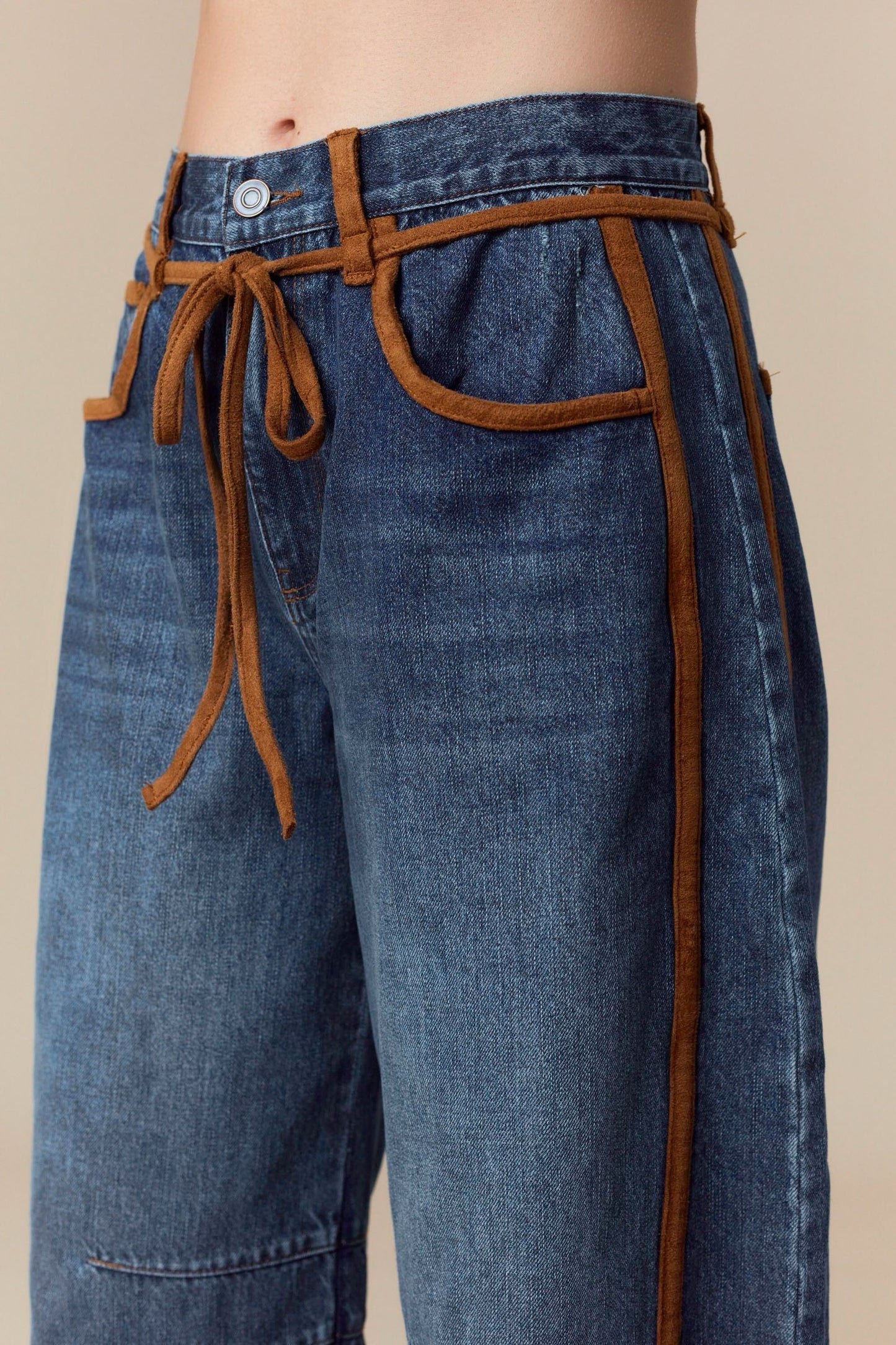 Binding Detailed Waist Belt Denim Barrel Jean