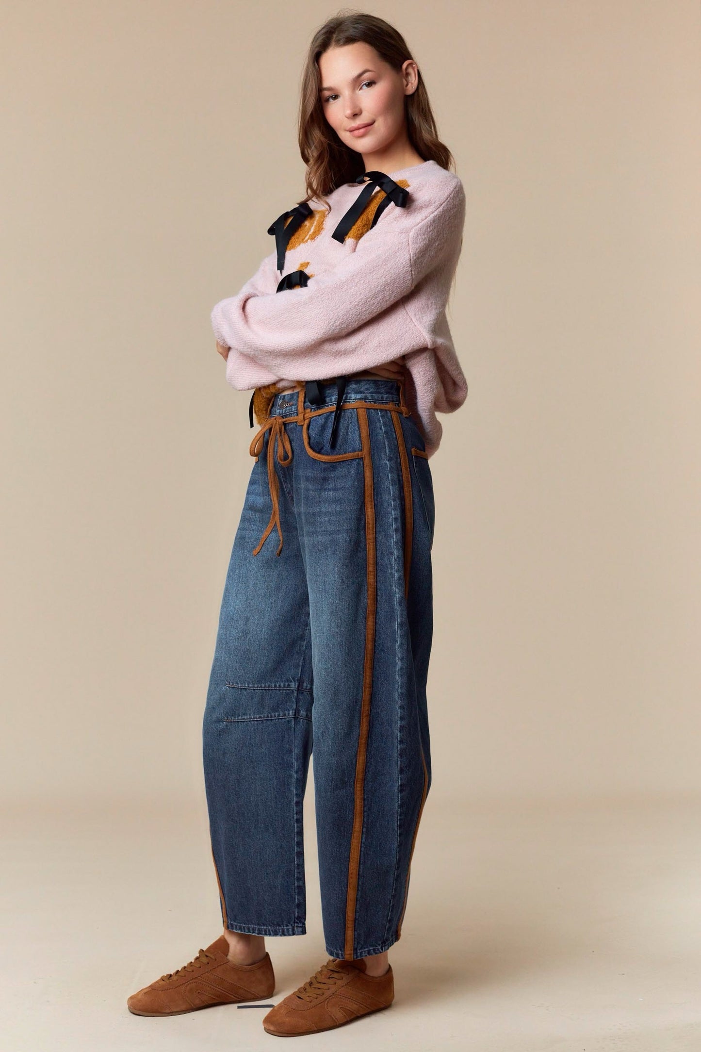 Binding Detailed Waist Belt Denim Barrel Jean