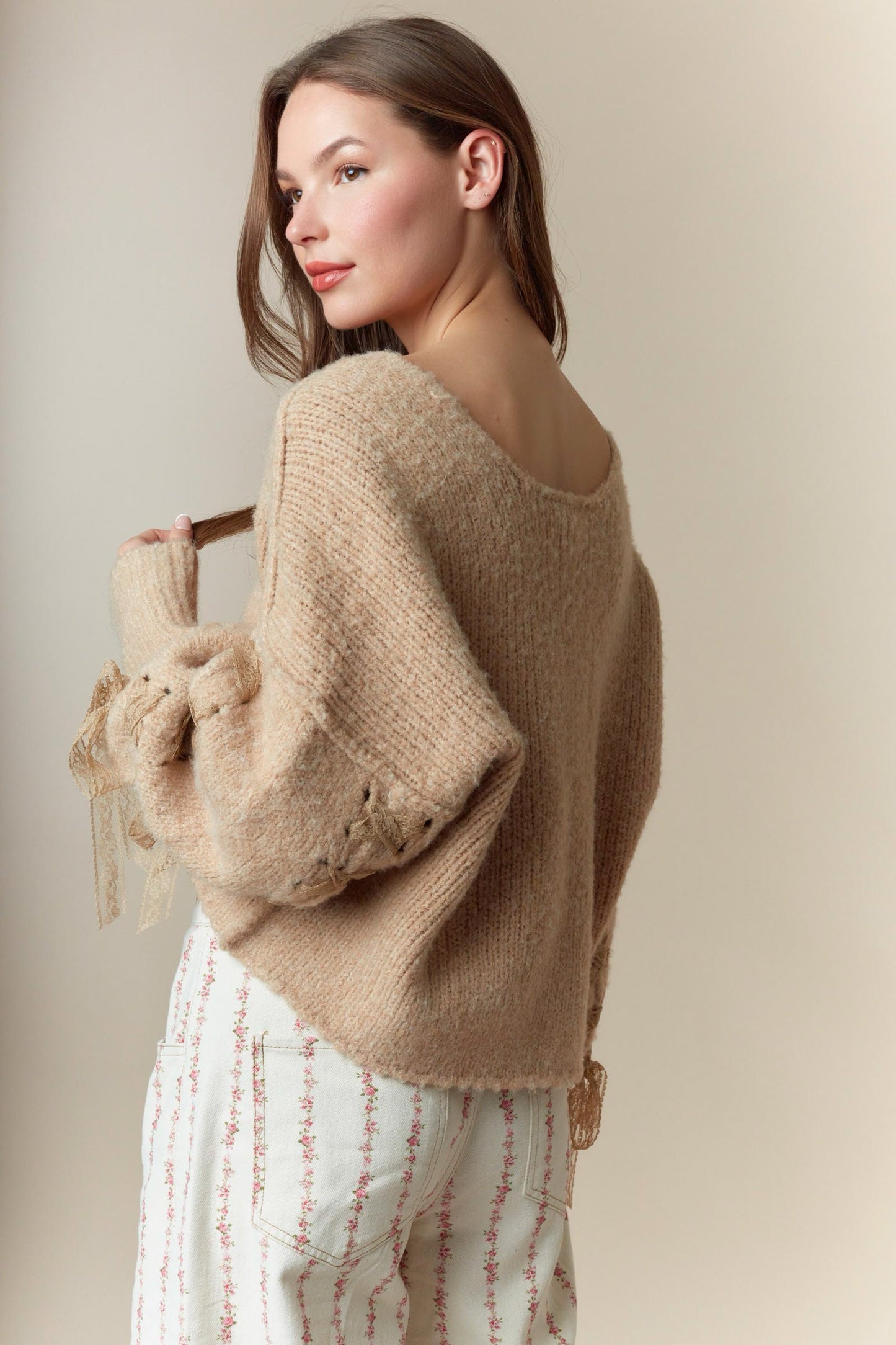 Lace-up Detailed Long Sleeve V-neck Crop Sweat