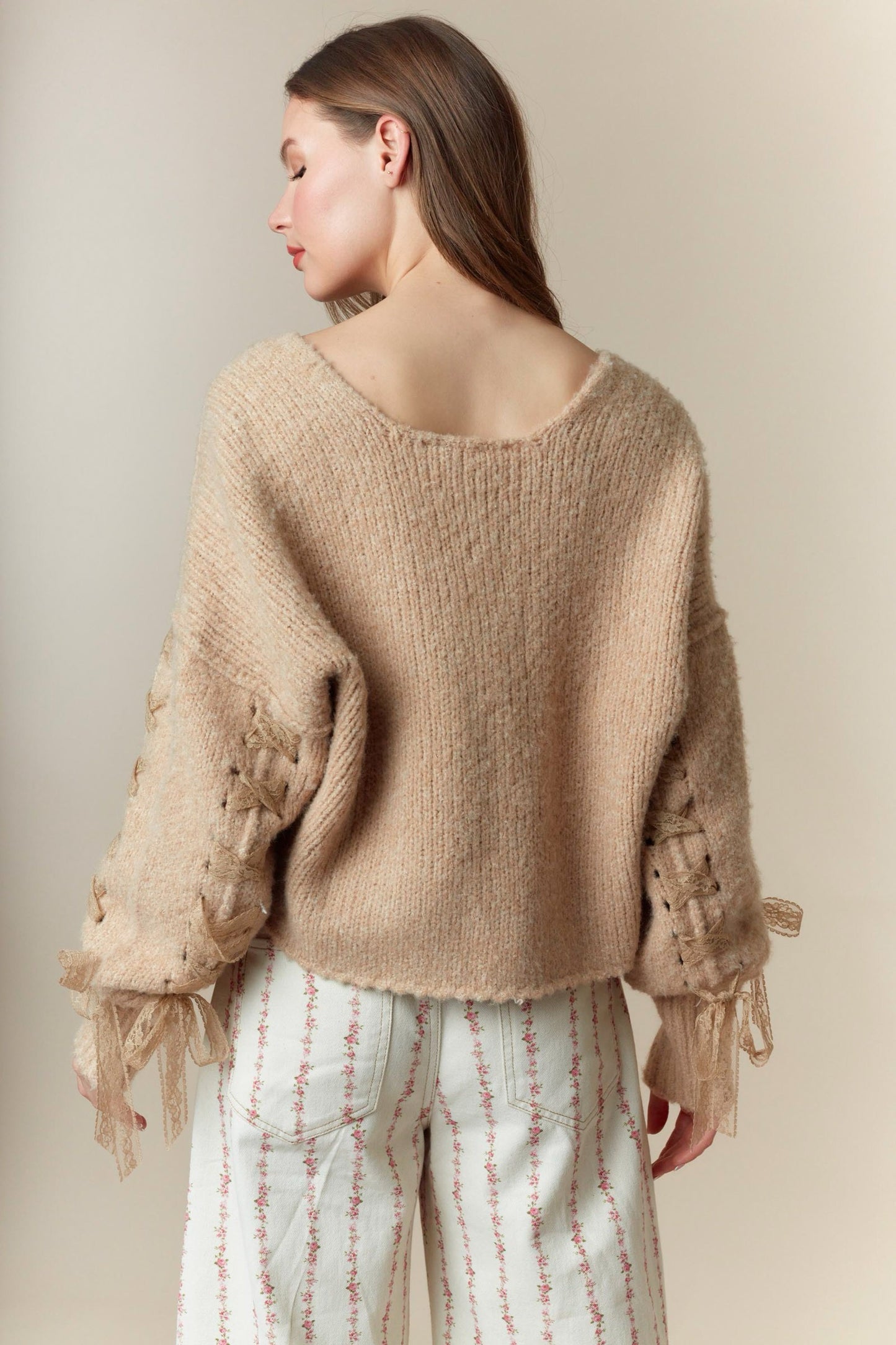 Lace-up Detailed Long Sleeve V-neck Crop Sweat