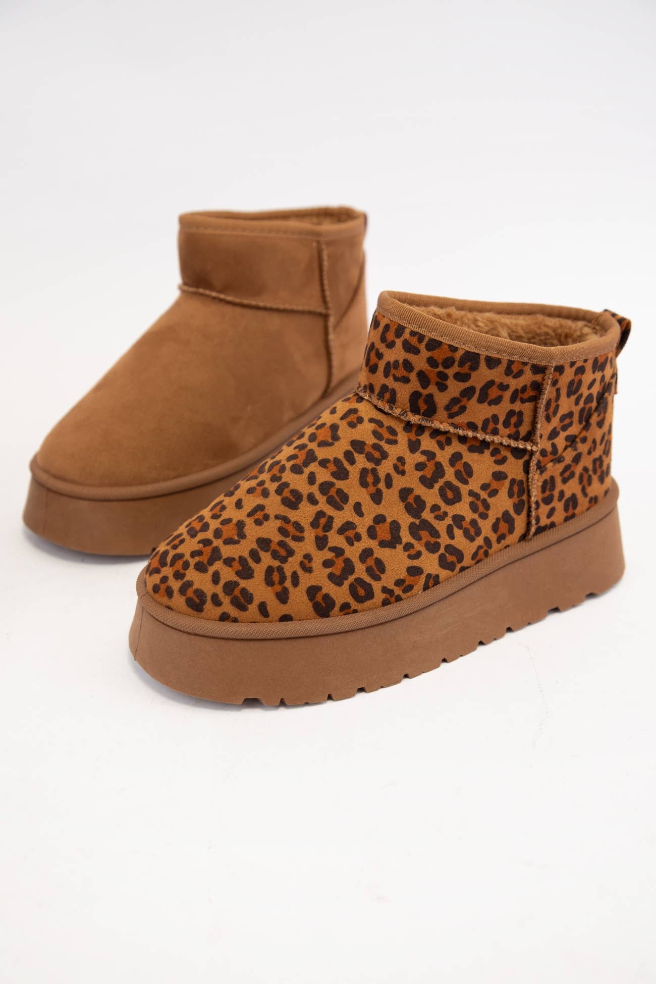 OAKLEE PLATFORM MINI ANKLE SHERPA BOOTS