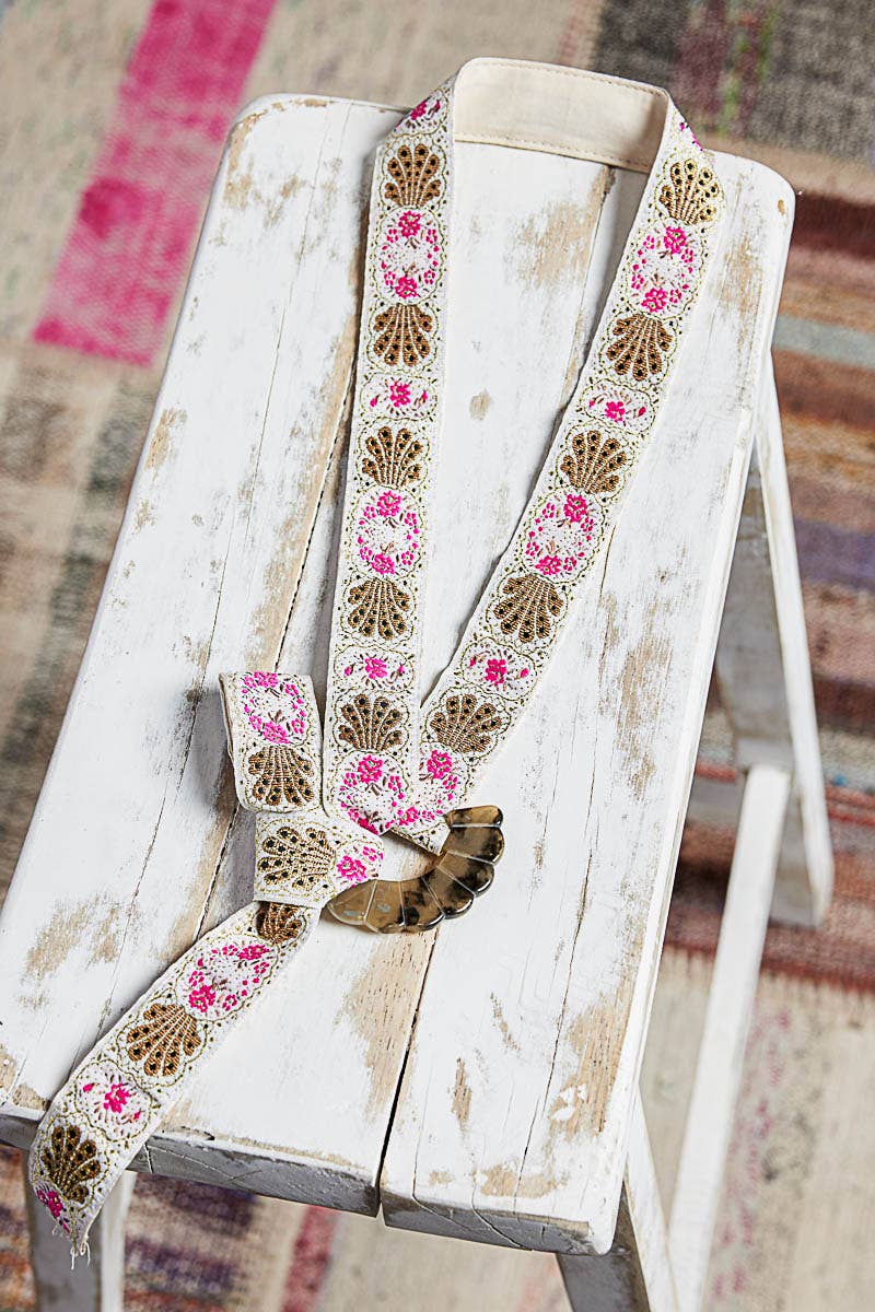Petal Trail Belt 🌸🤎